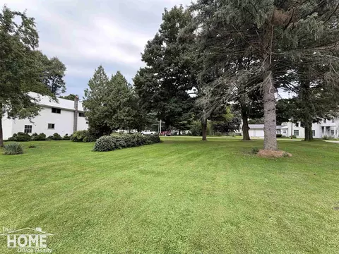 Exterior - 115 E Grand Riv #1B/1B, Bancroft, MI 48414 photo 17 of 31