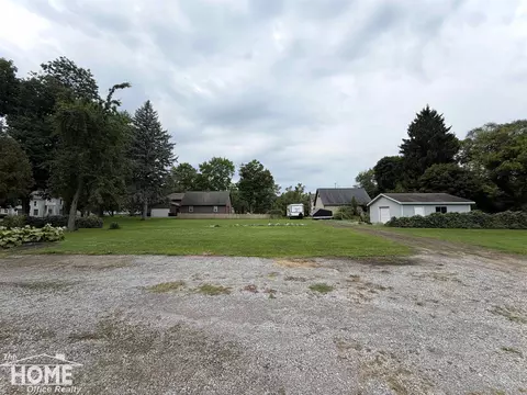 Exterior - 115 E Grand Riv #1B/1B, Bancroft, MI 48414 photo 31 of 31