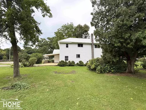 Exterior - 115 E Grand Riv #1B/1B, Bancroft, MI 48414 photo 19 of 31