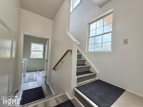 Entry Way - 115 E Grand Riv #1B/1B, Bancroft, MI 48414 photo 2 of 4