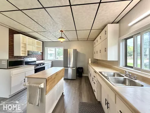Kitchen - 115 E Grand Riv #1B/1B, Bancroft, MI 48414 photo 2 of 9