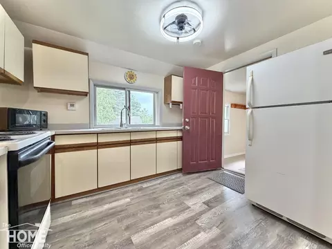 Kitchen - 115 E Grand Riv #1B/1B, Bancroft, MI 48414 photo 9 of 9
