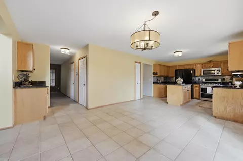 Entry Way - 48556 Belltower, Macomb, MI 48044 photo 3 of 4