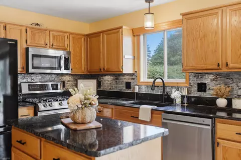 Kitchen - 48556 Belltower, Macomb, MI 48044 photo 8 of 9
