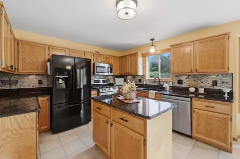Kitchen - 48556 Belltower, Macomb, MI 48044 photo 1 of 9