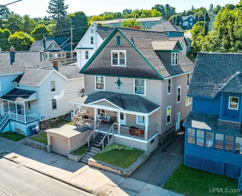 107 E Montezuma, Houghton, MI 49931