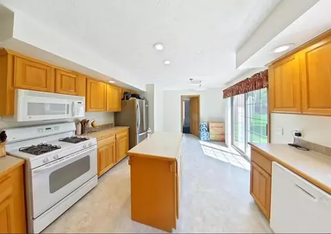 Kitchen - 175 W M 61, Gladwin, MI 48624 photo 2 of 2