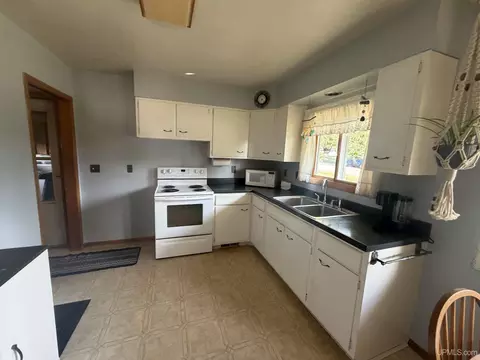 Kitchen - 627 Jopling, Ishpeming, MI 49849 photo 1 of 4