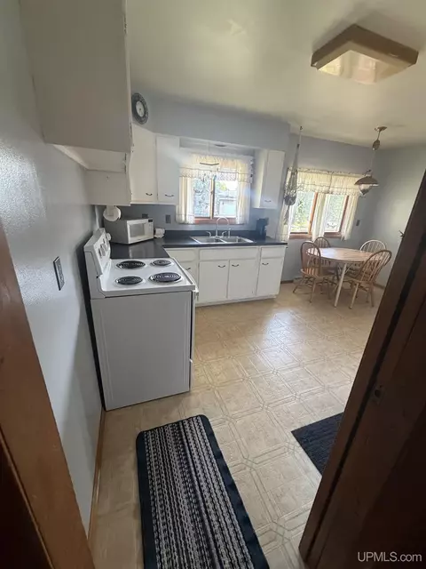 Kitchen - 627 Jopling, Ishpeming, MI 49849 photo 4 of 4