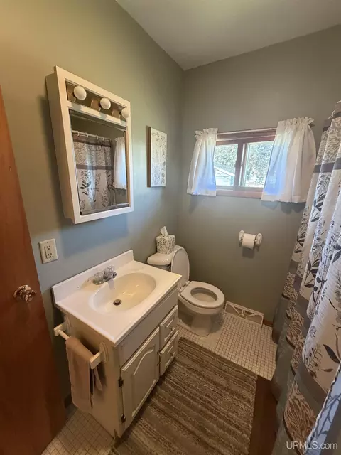 Bath - 627 Jopling, Ishpeming, MI 49849 photo 1 of 1