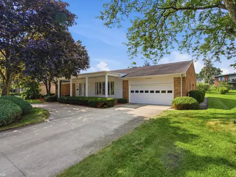 645 Wellington, Mount Clemens, MI 48043