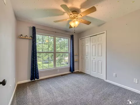 Bedroom - 834 Navarre, Monroe, MI 48161 photo 4 of 8