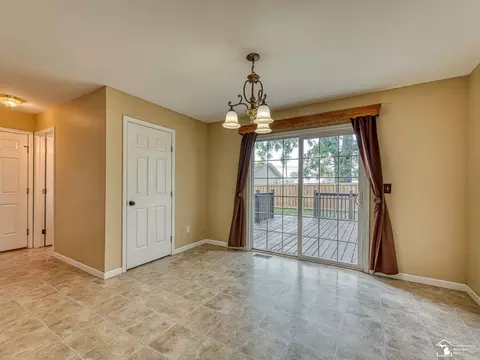 Dining - 834 Navarre, Monroe, MI 48161 photo 2 of 2