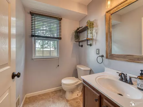 Bath - 834 Navarre, Monroe, MI 48161 photo 1 of 3