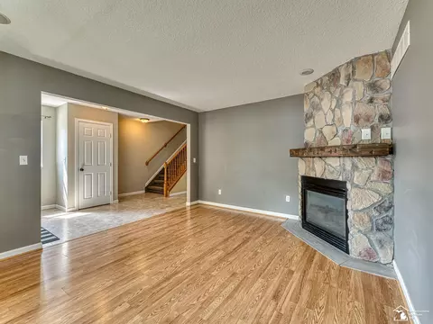 Living - 834 Navarre, Monroe, MI 48161 photo 3 of 3