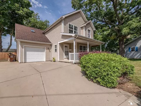 Exterior - 834 Navarre, Monroe, MI 48161 photo 3 of 9