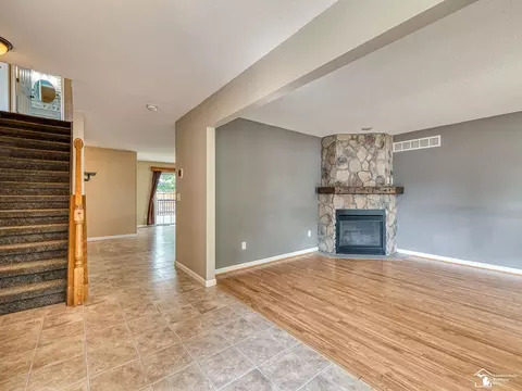 Living - 834 Navarre, Monroe, MI 48161 photo 1 of 3