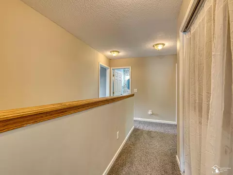 Entry Way - 834 Navarre, Monroe, MI 48161 photo 3 of 4
