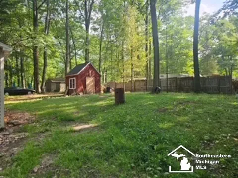 5374 Ferndale, Harrison, MI 48625 photo 8