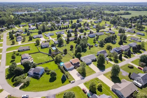 View/Area - 3165 Cobblestone Rdg, Tecumseh, MI 49286 photo 5 of 11
