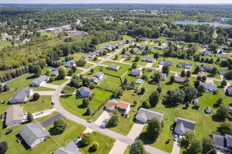 View/Area - 3165 Cobblestone Rdg, Tecumseh, MI 49286 photo 4 of 11