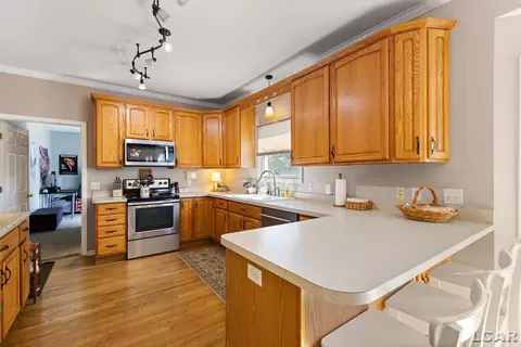 Kitchen - 3165 Cobblestone Rdg, Tecumseh, MI 49286 photo 1 of 5