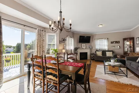 Dining - 3165 Cobblestone Rdg, Tecumseh, MI 49286 photo 2 of 3
