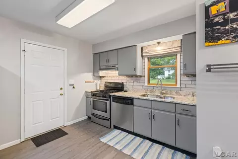 Kitchen - 126 Burt, Tecumseh, MI 49286 photo 2 of 5