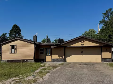 58 E Anthony, Gwinn, MI 49841