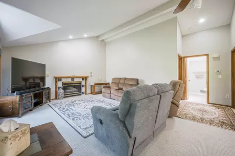 Living - 1520 Dormie, Gladwin, MI 48624 photo 4 of 5