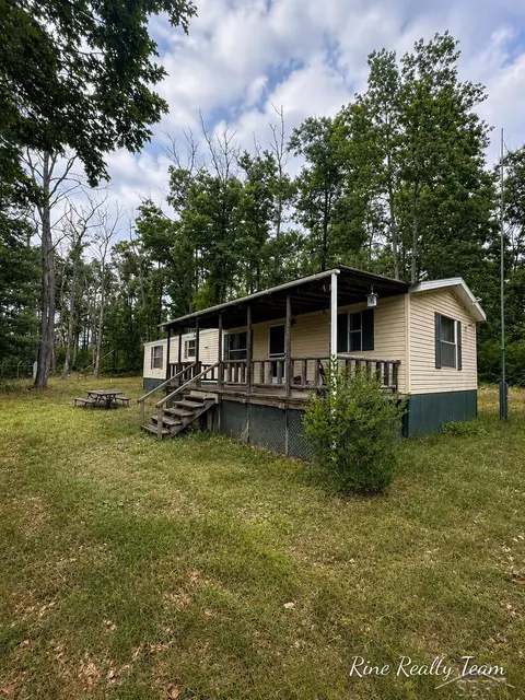 1385 Allard Acres, Johannesburg, MI 49751