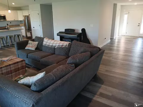 Entry Way - 4924 Skylark, Monroe, MI 48161 photo 2 of 3