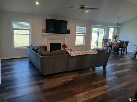 Living - 4924 Skylark, Monroe, MI 48161 photo 1 of 4