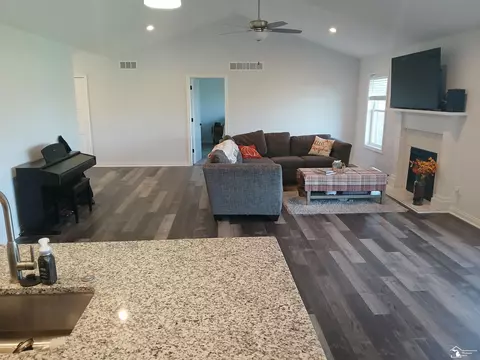Living - 4924 Skylark, Monroe, MI 48161 photo 3 of 4