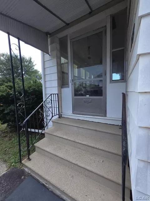 Exterior - 133 N Wisner, Jackson, MI 49202 photo 2 of 11
