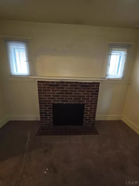 Living - 133 N Wisner, Jackson, MI 49202 photo 1 of 3