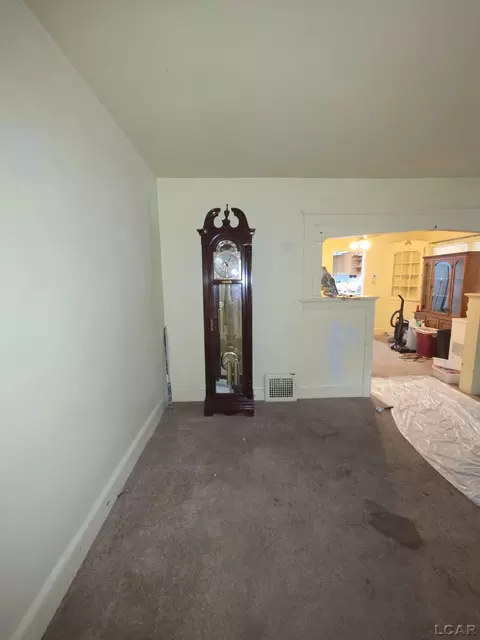 Living - 133 N Wisner, Jackson, MI 49202 photo 3 of 3