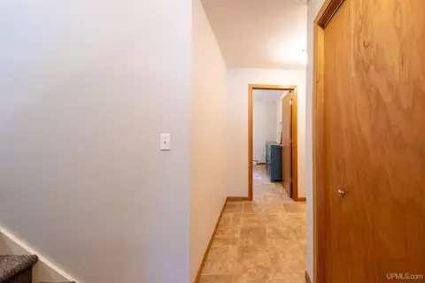 Entry Way - 1080 Suncliffe, Ishpeming, MI 49849 photo 7 of 8