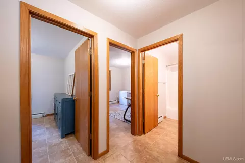 Entry Way - 1080 Suncliffe, Ishpeming, MI 49849 photo 8 of 8