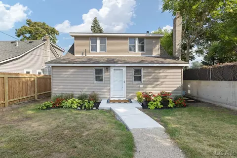 1261 Grove Pt, White Lake, MI 48386