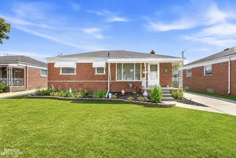 29242 Joan, Saint Clair Shores, MI 48081