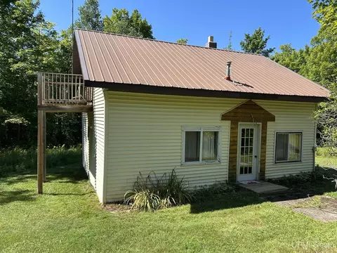 539 Dalton, Skandia, MI 49885