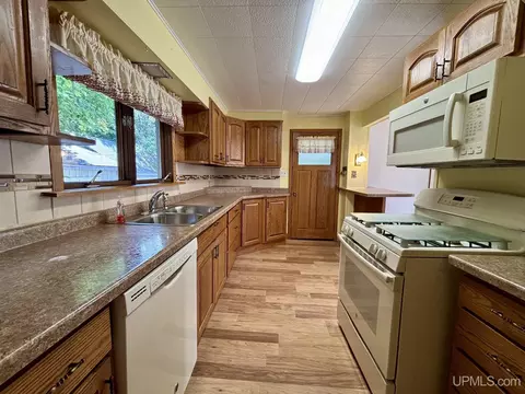 Kitchen - 411 Wright, Marquette, MI 49855 photo 2 of 7