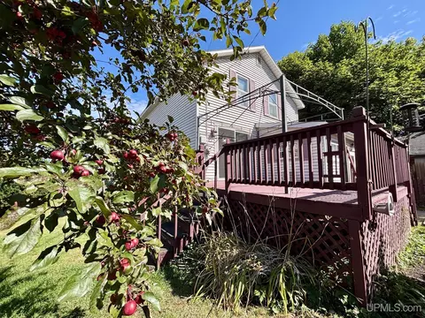Exterior - 411 Wright, Marquette, MI 49855 photo 14 of 17