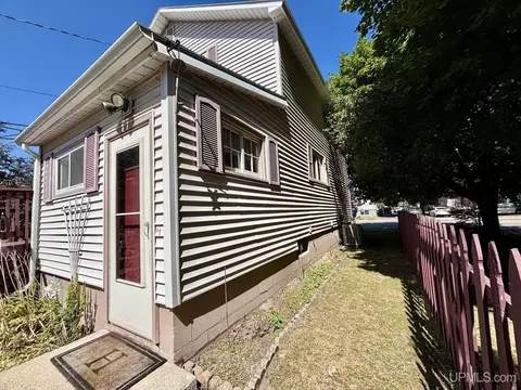 Exterior - 411 Wright, Marquette, MI 49855 photo 5 of 11
