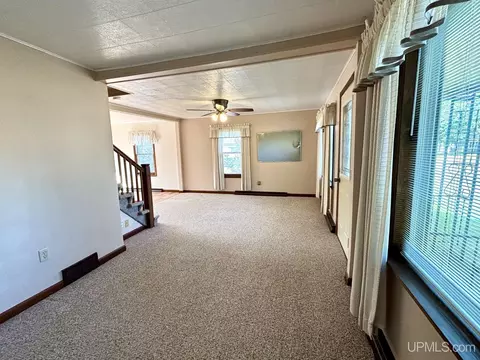 Living - 411 Wright, Marquette, MI 49855 photo 7 of 9