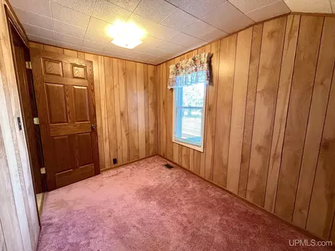 Bedroom - 411 Wright, Marquette, MI 49855 photo 14 of 14