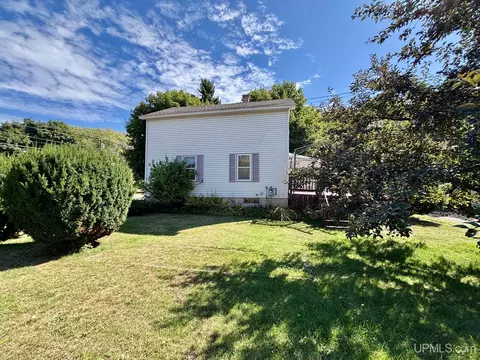 Exterior - 411 Wright, Marquette, MI 49855 photo 6 of 11