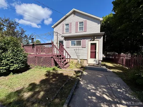 Exterior - 411 Wright, Marquette, MI 49855 photo 2 of 17