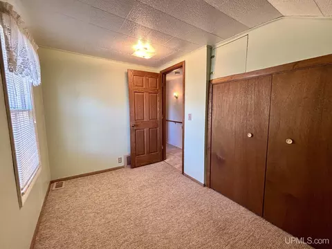 Bedroom - 411 Wright, Marquette, MI 49855 photo 7 of 11